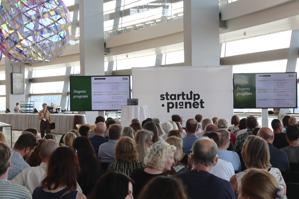 En masse mennesker til et event i Operaen i København